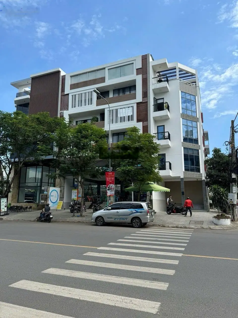 Cơ Hội Đầu Tư Vàng Tại Phú Nhuận! Bán nhà mặt tiền Nguyễn Trọng Tuyển. Giá 34.9 tỷ. Đầu tư sinh lời
