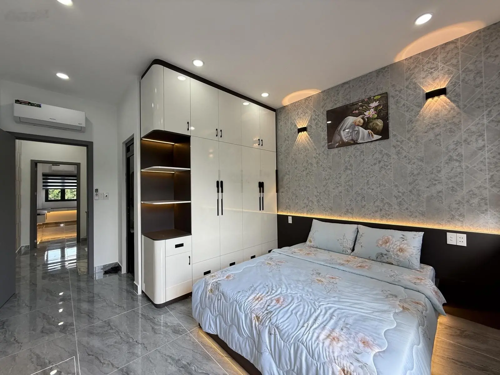 Nhà mặt tiền đường thông sẹc ngắn Hà Hà Huy Giáp, DT:4x25M, Trệt, 3 Lầu, 4PN, Sân ô tô, Sân thượng