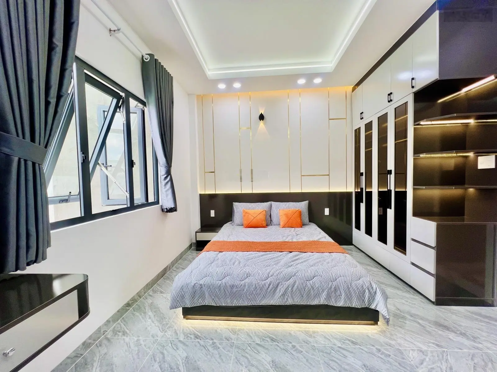 Nhà 3 lầu Hà Huy Giáp Q12 giáp Gò Vấp ngang 4.3m full option chưa tới 5 tỷ
