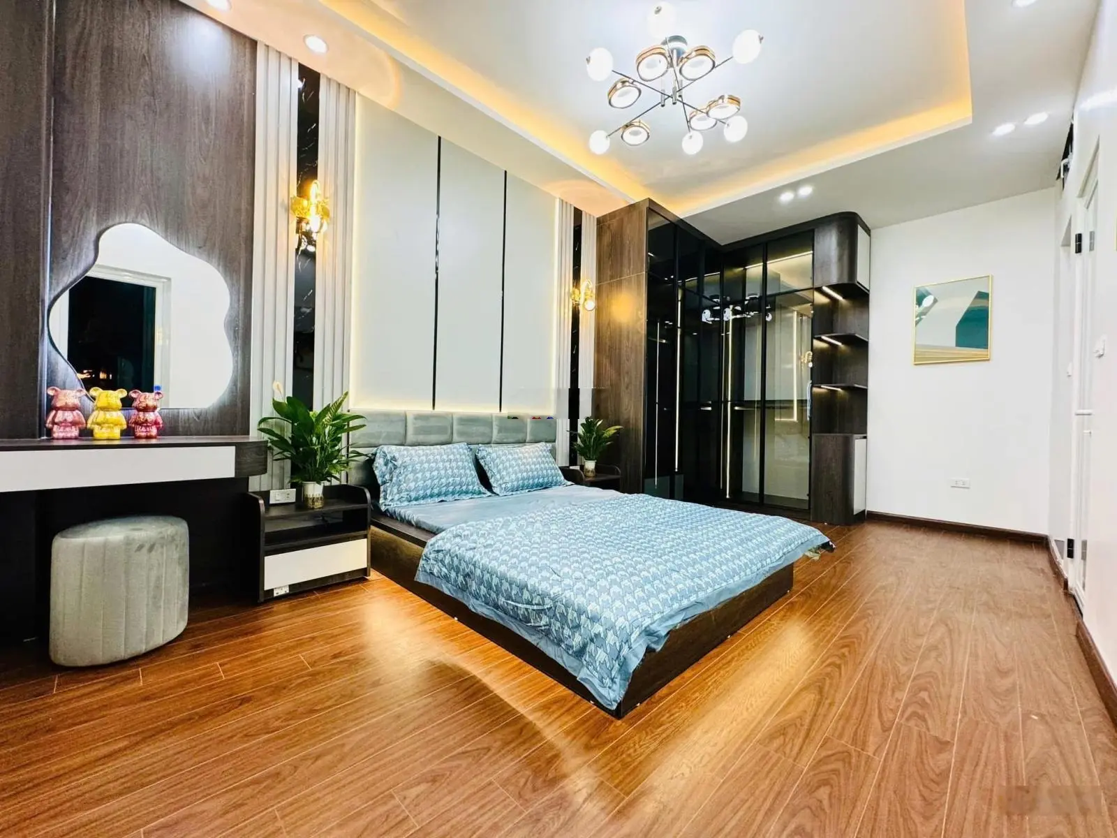 Bán nhà hiếm ở Thụy Khuê, Tây Hồ. 29m2T1/ 32m2 T2, 5 tầng, MT 5m, 7.68 tỷ. Lô góc, ngõ ô tô, kd