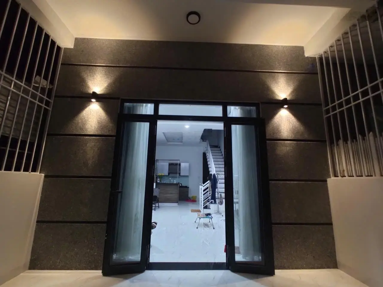Chính chủ nhờ bán nhà hẻm Dương Hiến Quyền cạnh chợ Ba Làng - Phường Vĩnh Hoà, 90,8m2. Giá 5.7 tỷ