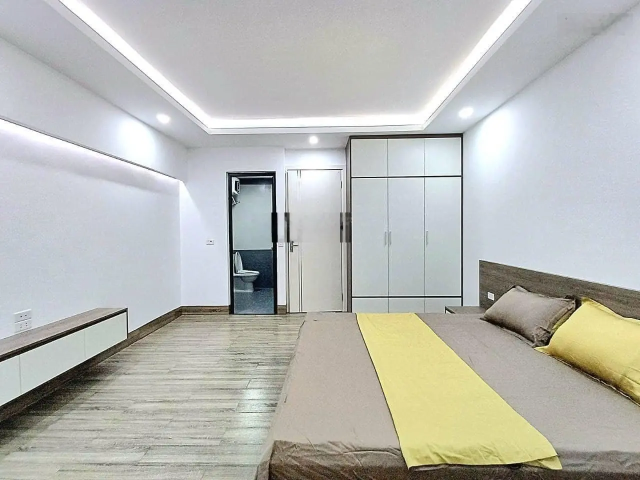 Bán nhà mới Thuỵ Khuê 31/35m2 5 tầng ,MTx4,1m, nội thất xịn ở ngay LH Tiến Đạt 0987 396 ***