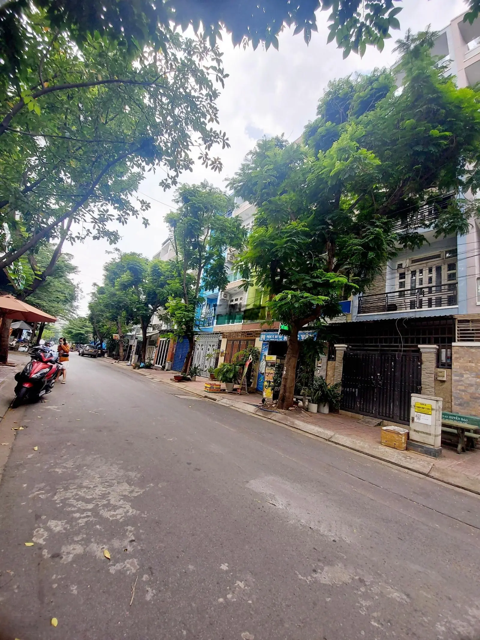 Nhà phố 4 tầng, 4x16m hẻm 688 Lê Đức Thọ ngay khu dân cư đồng bộ cc Osimi, nhỉnh 8 tỷ