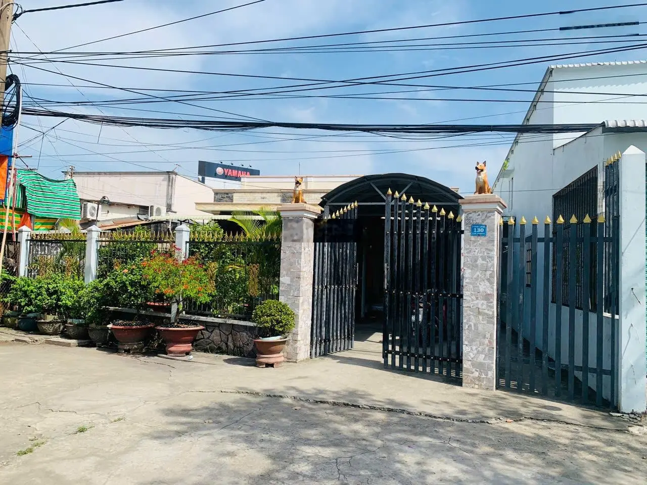 Bán gấp nhà Mặt tiền 591m2 thổ cư, ngay Ngã Tư Gia Bảo lớn nhất Cần Giuộc, Giá rẻ bất ngờ