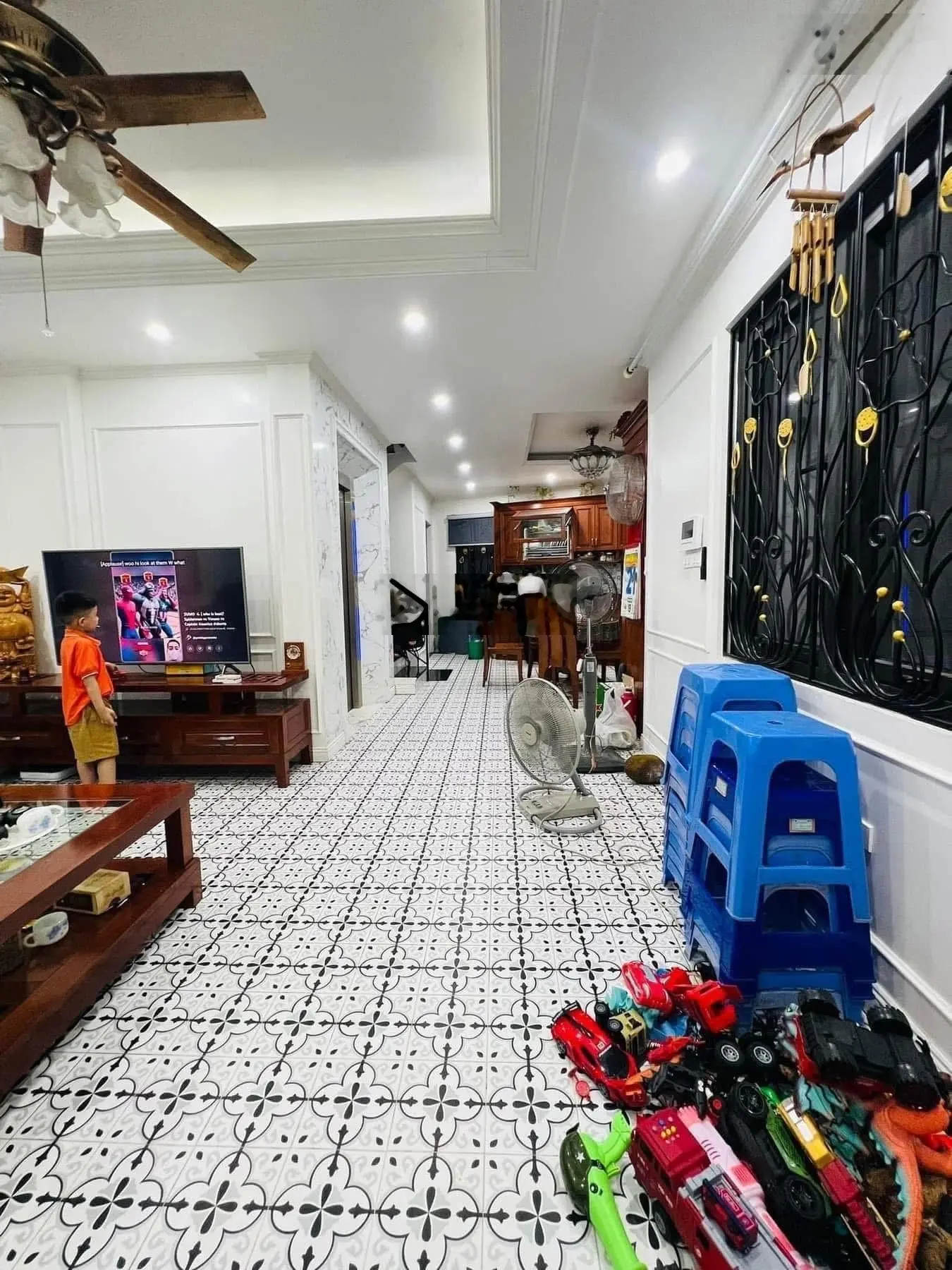 Bán nhà tây hồ_kinh doanh_ô tô_thang máy_dt 40/50m_7 tầng_mt 7m_cách phố 1 nhà_ 15,5 tỷ_0977865445