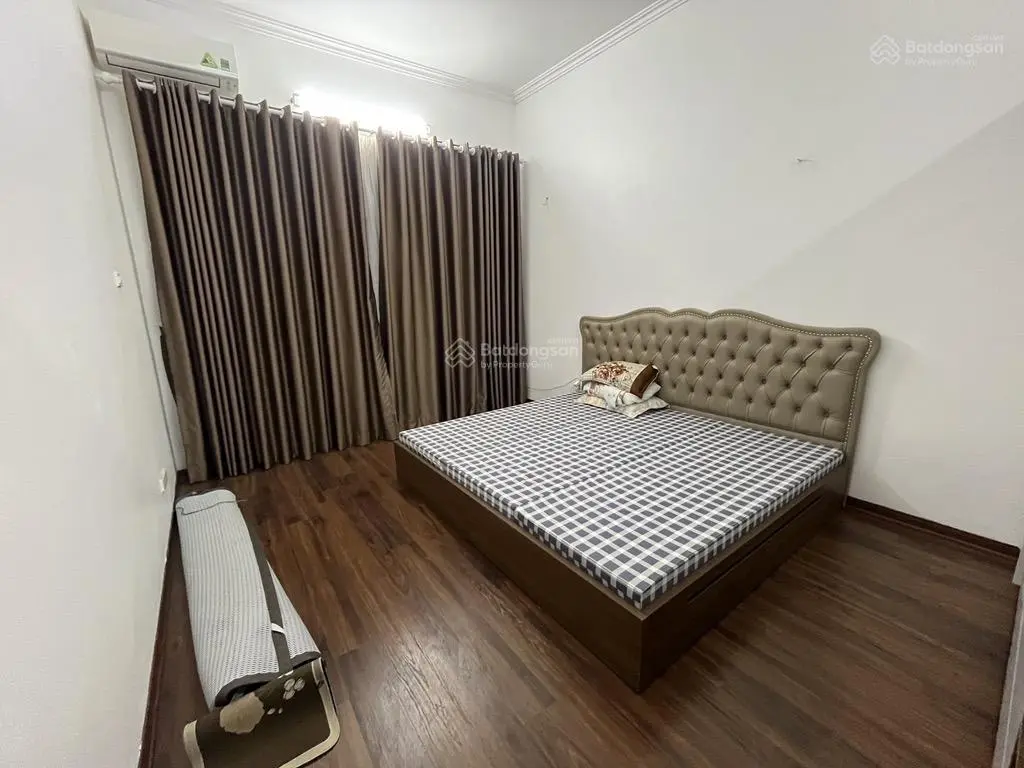 Bán nhà phân lô oto vào nhà Nguyễn Chí Thanh - Cạnh đài truyền hình 42m2, 5 tầng, MT 4.2m 15.2tỷ