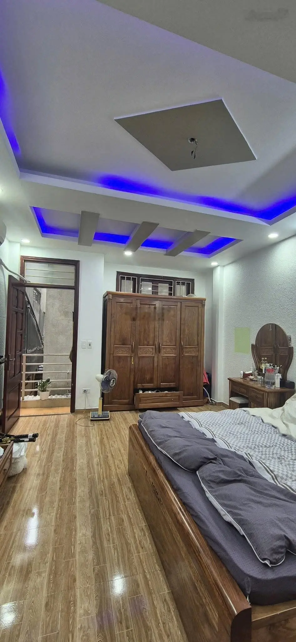 Nguyễn Chính, Hoàng Mai. DT 40m² x 5 tầng, MT 3,9m, giá 7,7 tỷ. Ô tô đỗ.
