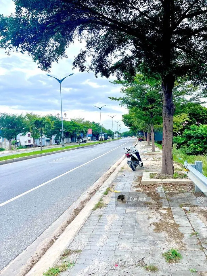 Bán gấp lô đất cách Vincom Plaza 400m, Đ.Tạ Uyên, Phường 1, Cà Mau. 120m2/450tr, sổ riêng, full thổ