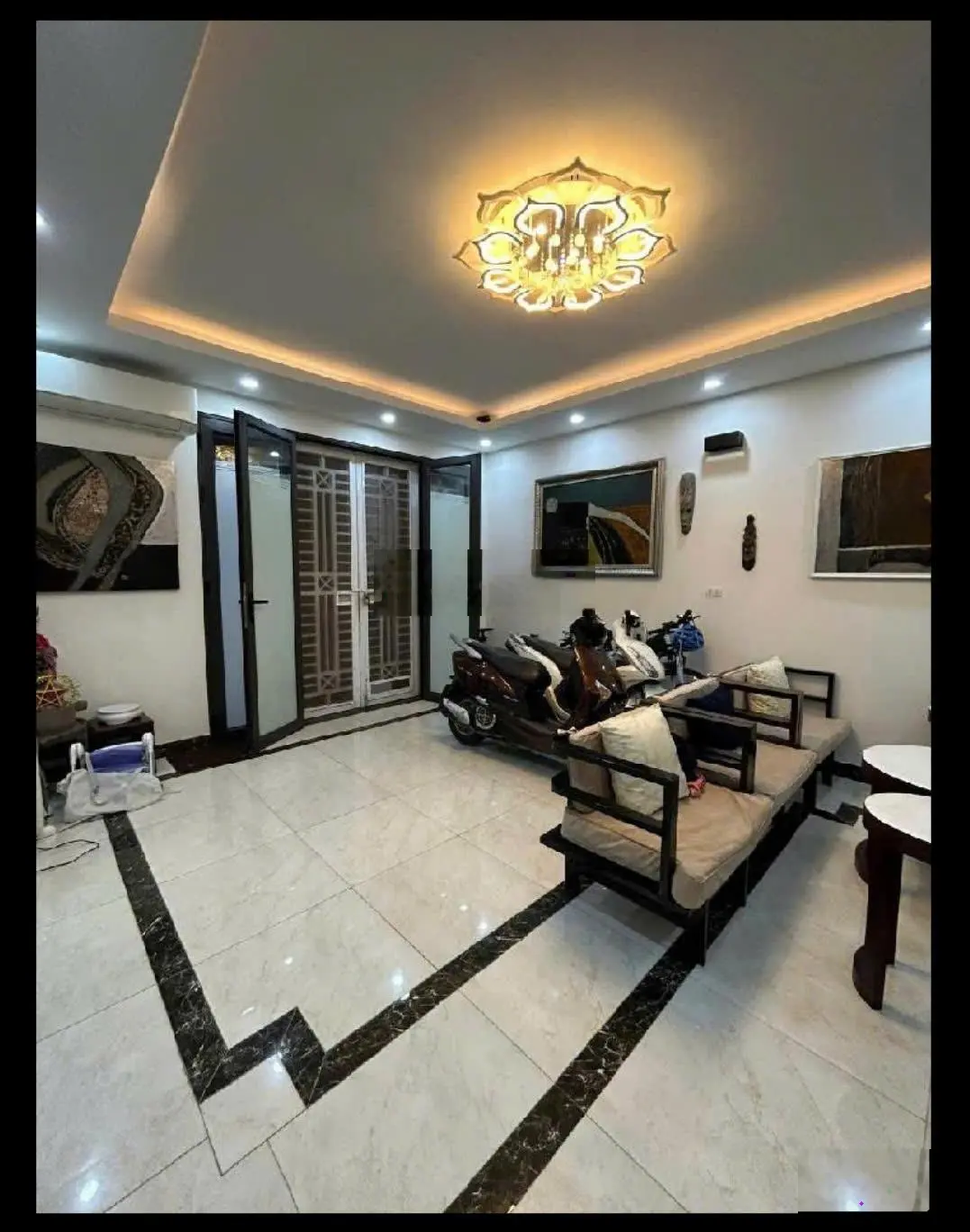 Siêu phẩm Kim Mã, 50m ra phố, nhà đẹp dân xây, DT: 56m2, 4T, giá: 11.95 tỷ
