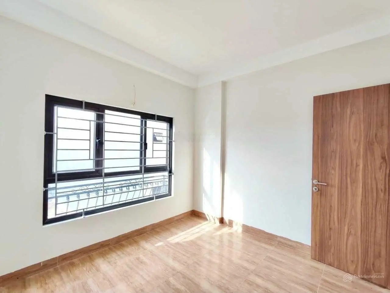 Chính chủ bán nhà Đông La 36m2, ô tô đỗ cửa, ngõ thông