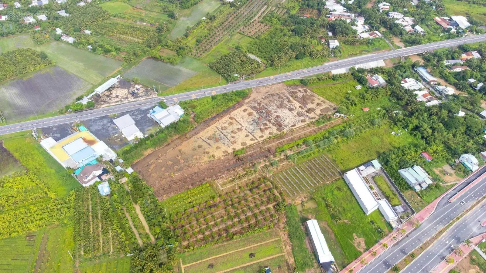 Bán 1.5 ha đất Ngay khu trung tâm tam giác QL1A và Võ Văn Kiệt, Tân Quới Tây, TP.Vĩnh Long