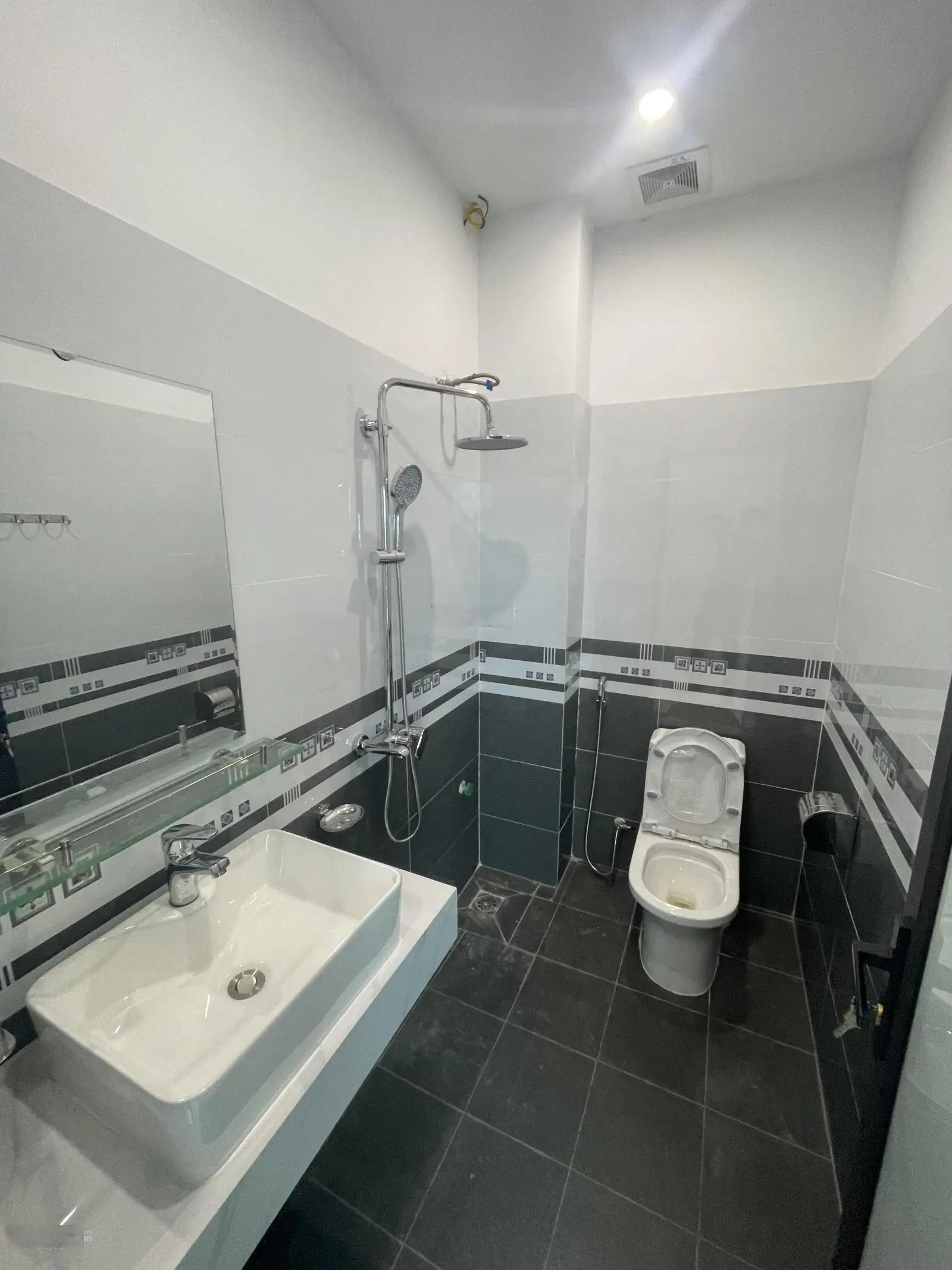 Nhà 4Tx45m2( 4 ngủ) 30m ra đường ôtô sát cầu tân phú 500m Vành Đai 4 An Thượng chỉ 3,75 tỷ