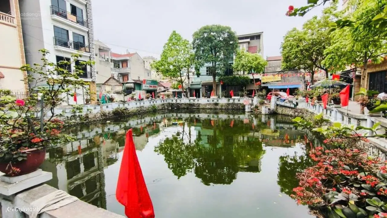 Hiếm, bán mảnh đất vàng trong làng Phú Diễn, ô tô đỗ gần, 50m, giá đầu tư
