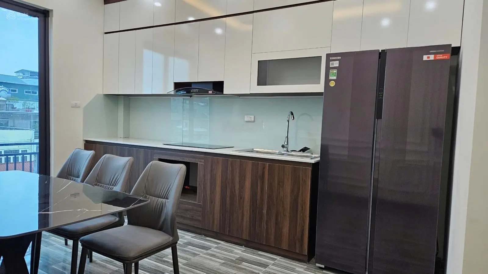 Nhà mới - 7 tầng thanh máy - full nội thất chuẩn 5* - ngõ thông - cách 20m ô tô tránh - dừng đỗ.