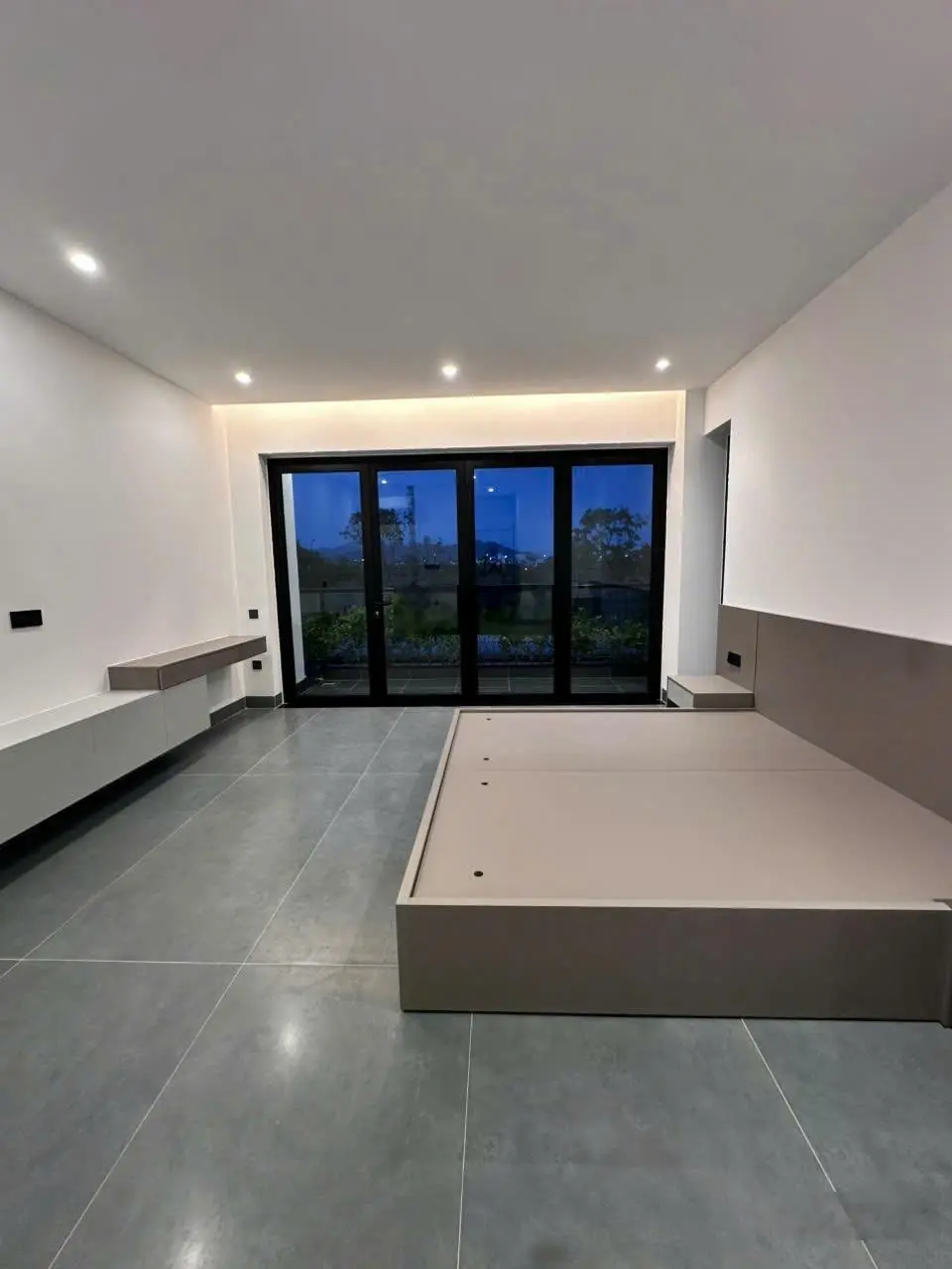 Căn biệt thự mới đường 27m Gói 7 KĐT Mỹ Gia. 216m2 ngang 10m, bao toàn bộ thuế phí sang nhượng