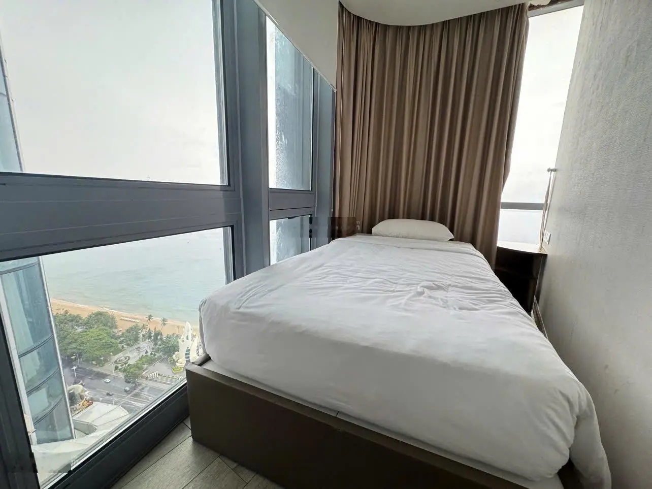 Cần bán căn hộ view biển Nha Trang tại Panorama đường Nguyễn Thị Minh Khai. 2PN, full nội thất
