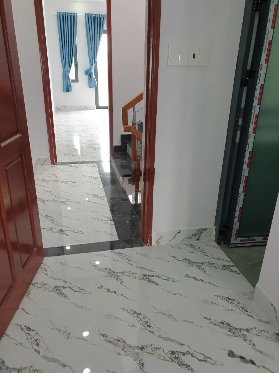 Bán Nhà mới xây 100% 1 trệt 2 lầu hẻm nguyễn thị sóc gần nhà thờ tân mỹ , chợ đầu mối hóc môm
