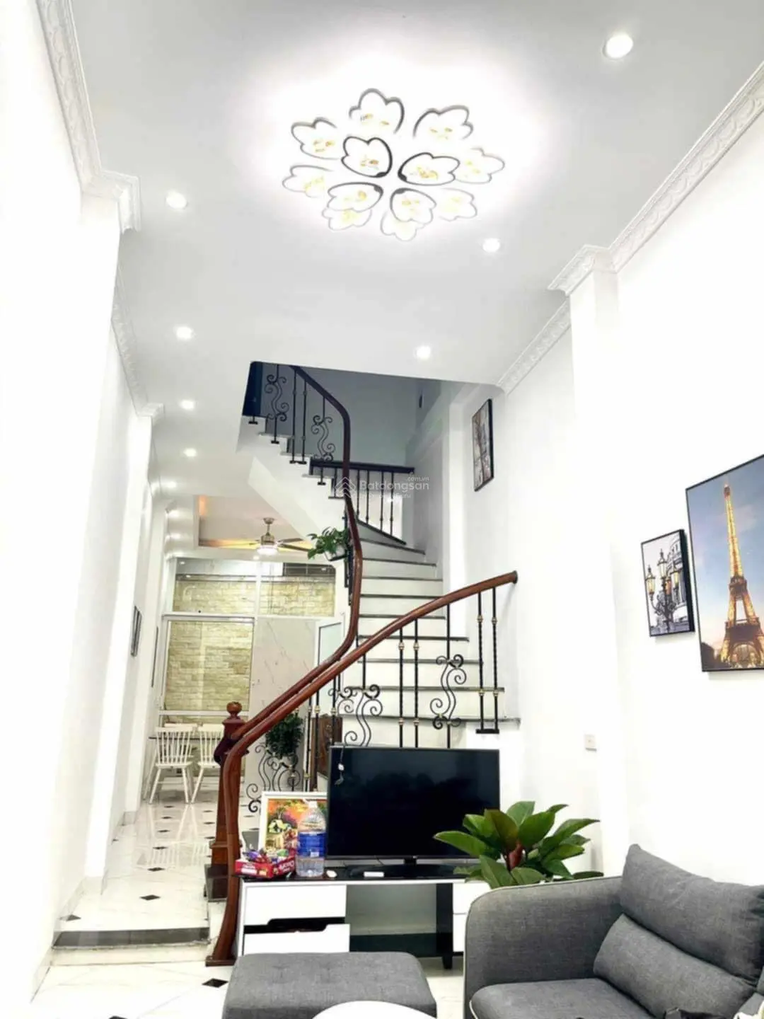 @ bán nhà : nghĩa lộ, yên nghĩa , hà đông -dt 40m2 3tầng ,mt : 5.1m giá: 4.85 tỷ( .