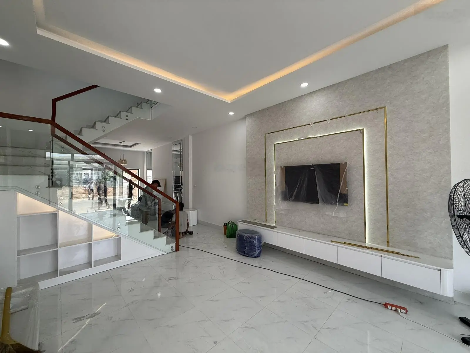 Bán shophouse tại Hùng Vương, 2,9 tỷ, 68m2, xây dựng 136m2 LH 0909411679