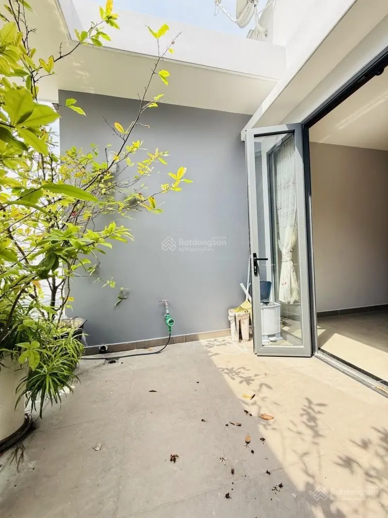 Hẻm xe hơi ngay siêu thị, 4 tầng 52m2 (5.3m ngang), gần Phạm Văn Đồng