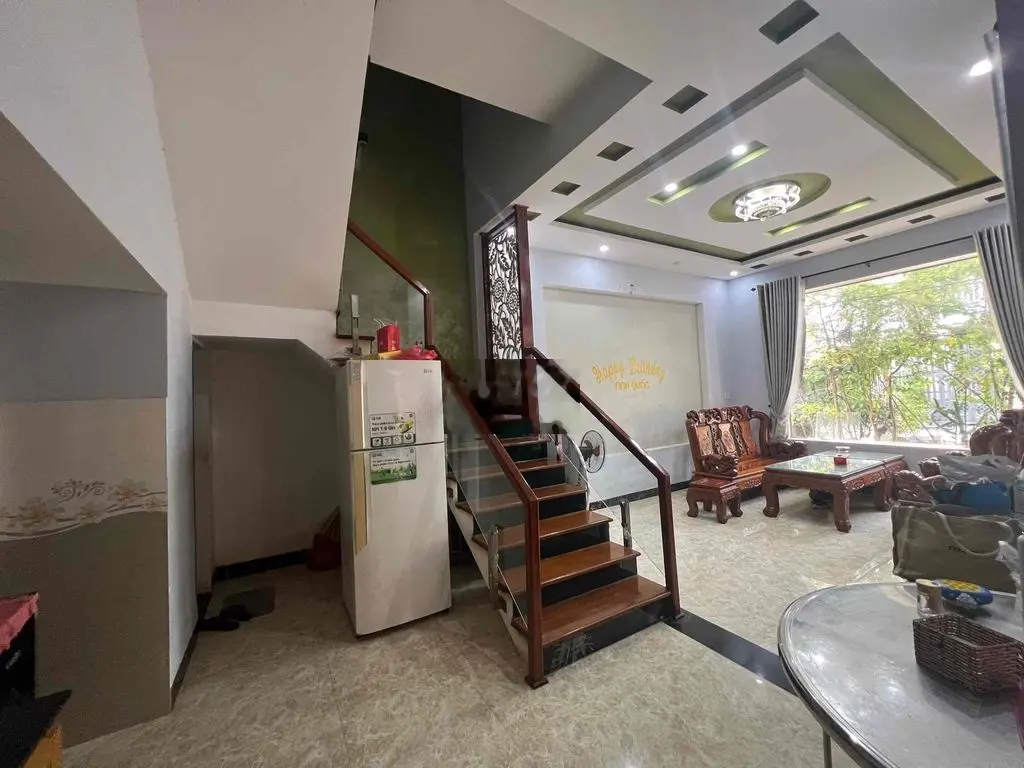 Bán nhà 2 tầng MT Hoà Thọ Đông kẹp kiệt . gần chợ cẩm lệ