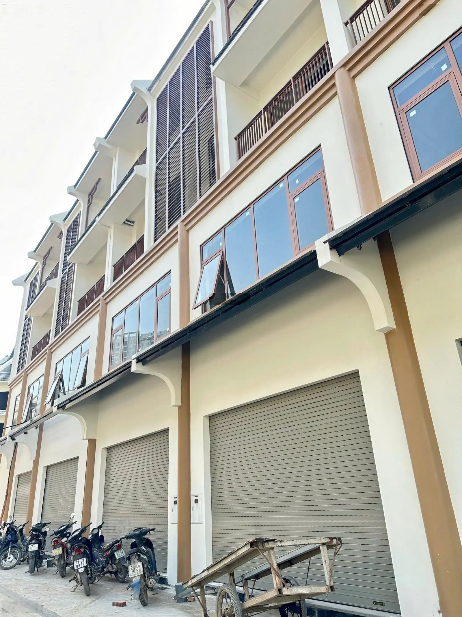 Bán Liền kề Hinode nằm trên vành đai 3.5 đối diện chung cư kinh doanh sầm uất giá chỉ 200tr/m2.