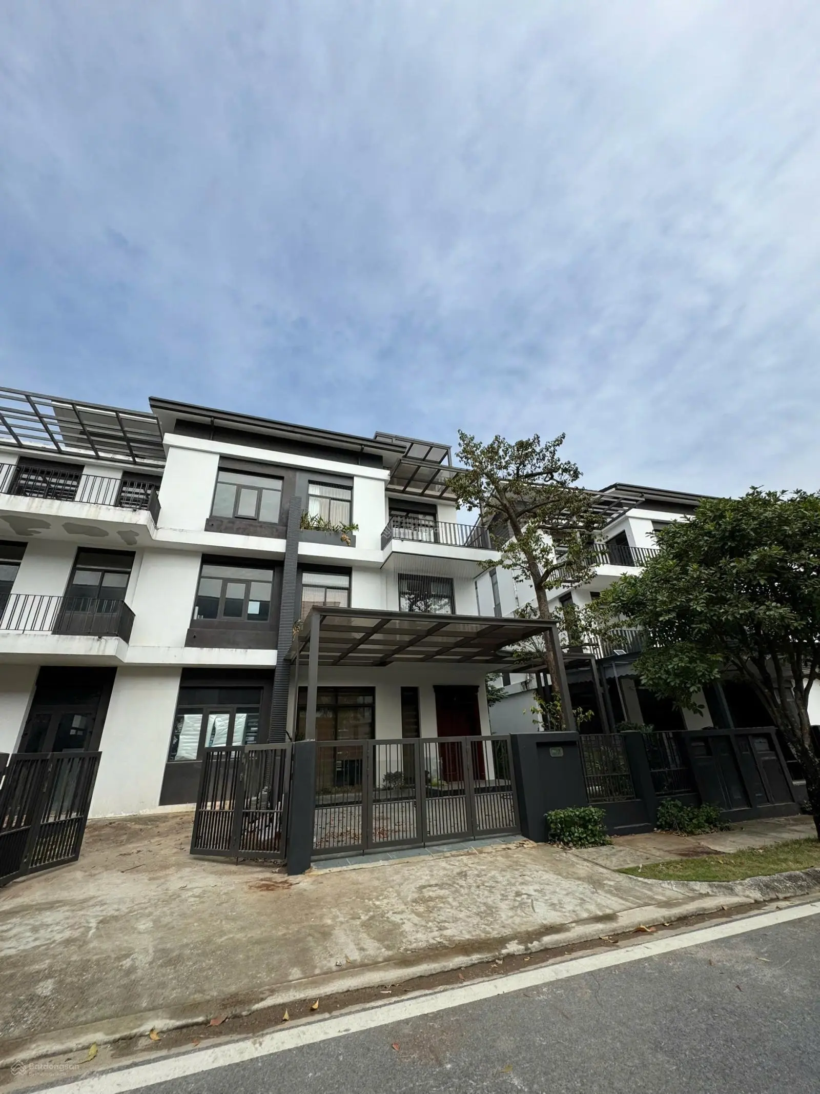 Chủ cần bán gấp căn biệt thự tại Hà Đô Charm villas