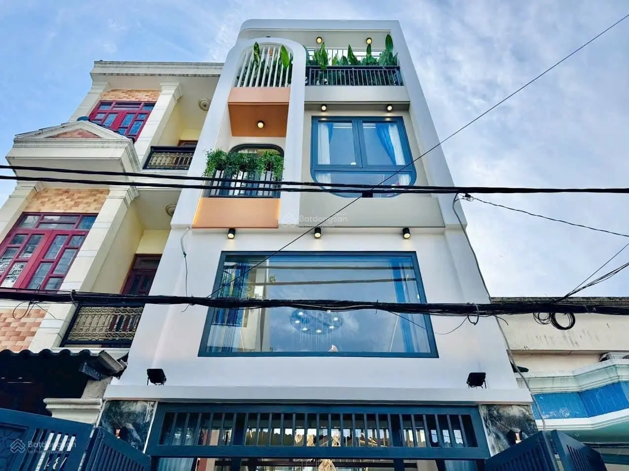 NHÀ NGỘPPP NGAY MẶT TIỀN Đ.BÙI VĂN THÊM P9 Phú Nhuận DT: 60m2 Giá 2ty3 .Có HĐ cho thuê 14tr/1th