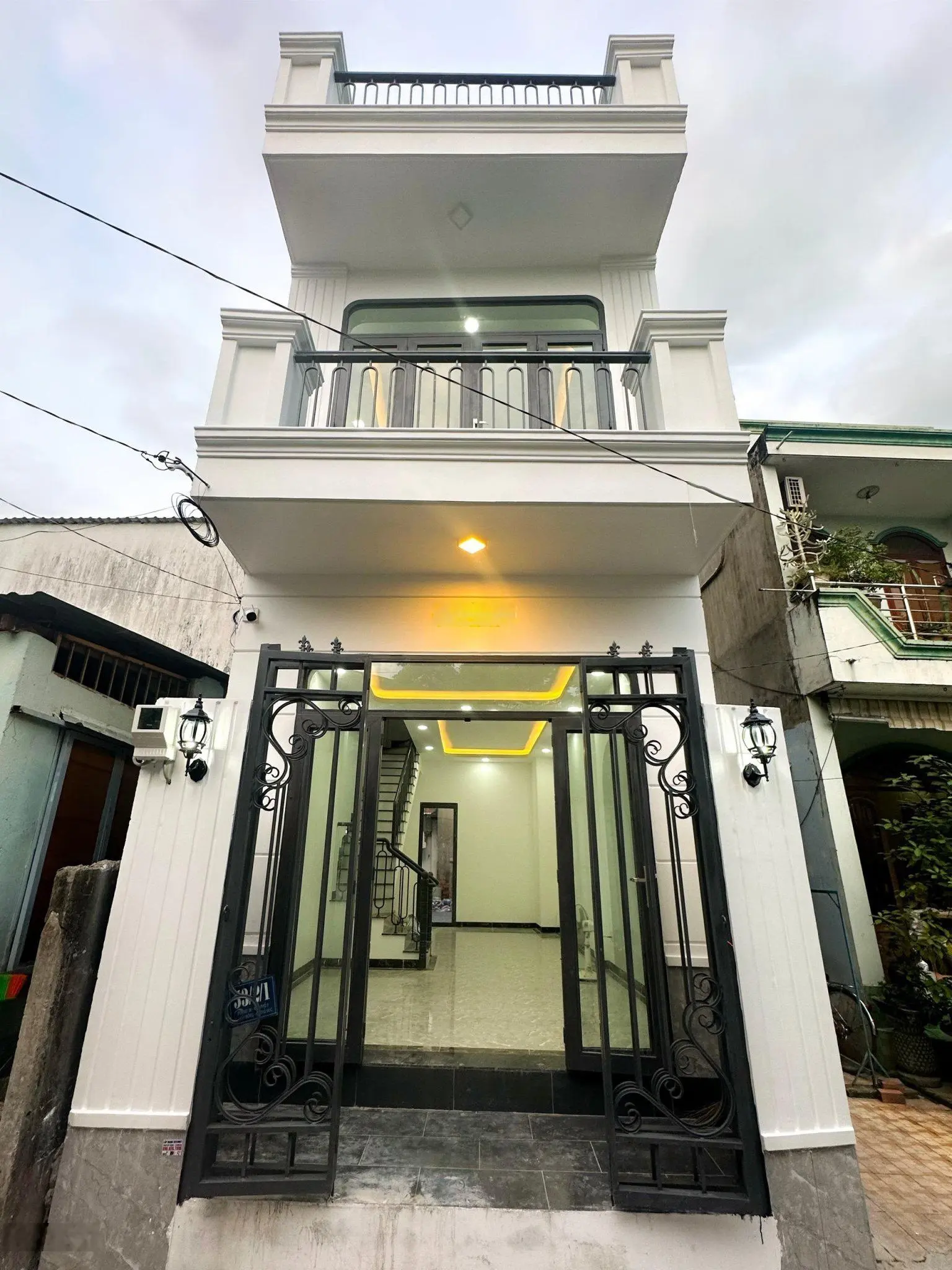 Nhà mới xây 1tx1l kha vạn cân,thủ đức,44m2,giá 4,2 tỷ,sổ riêng,xd kiên cố,xe hơi 4 chỗ vào vi vu