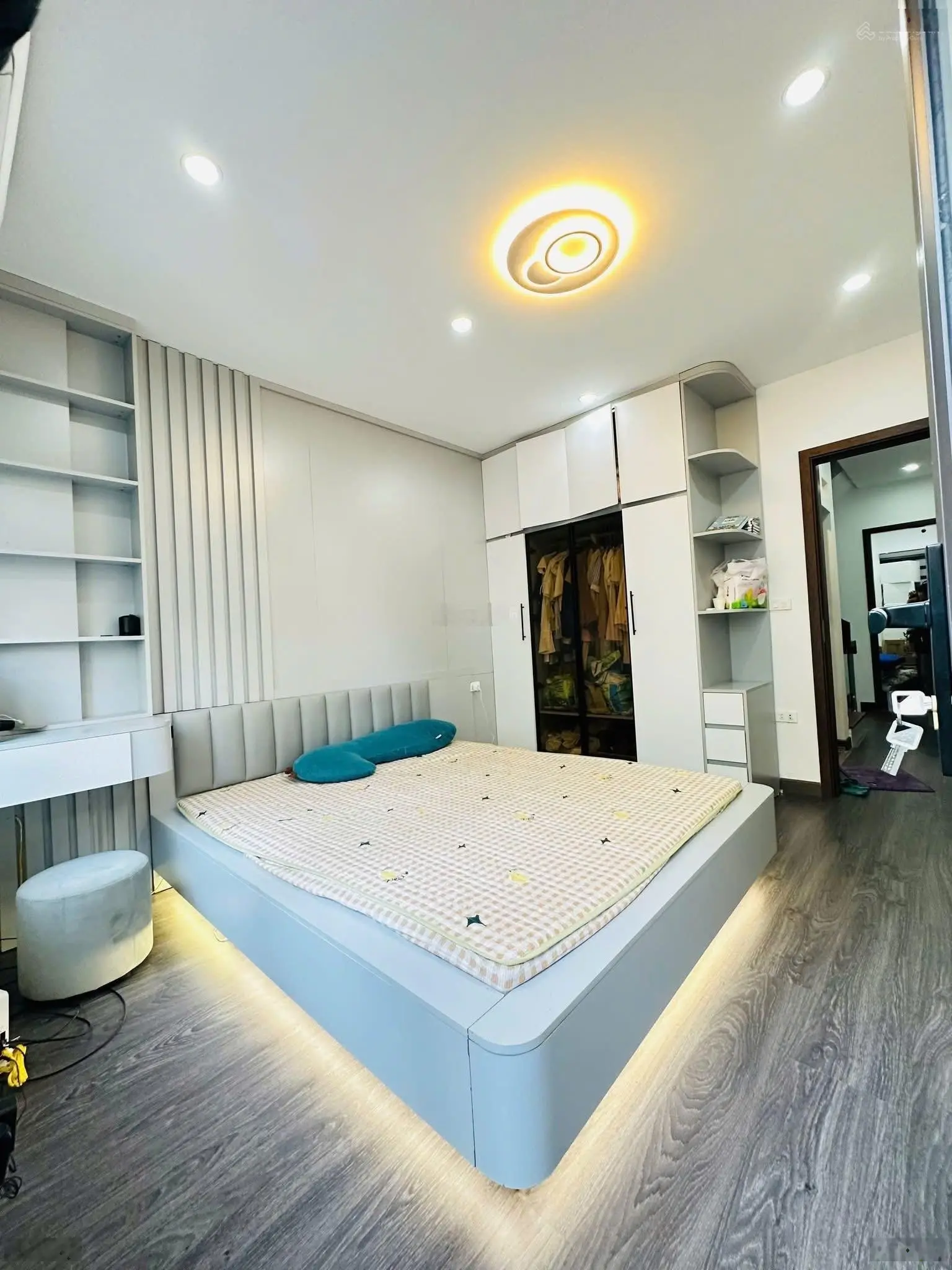 Nhà đẹp 5 ngủ - gần phố cách ô tô 20m DT 38m2 - 5 tầng chỉ 7.2 tỷ