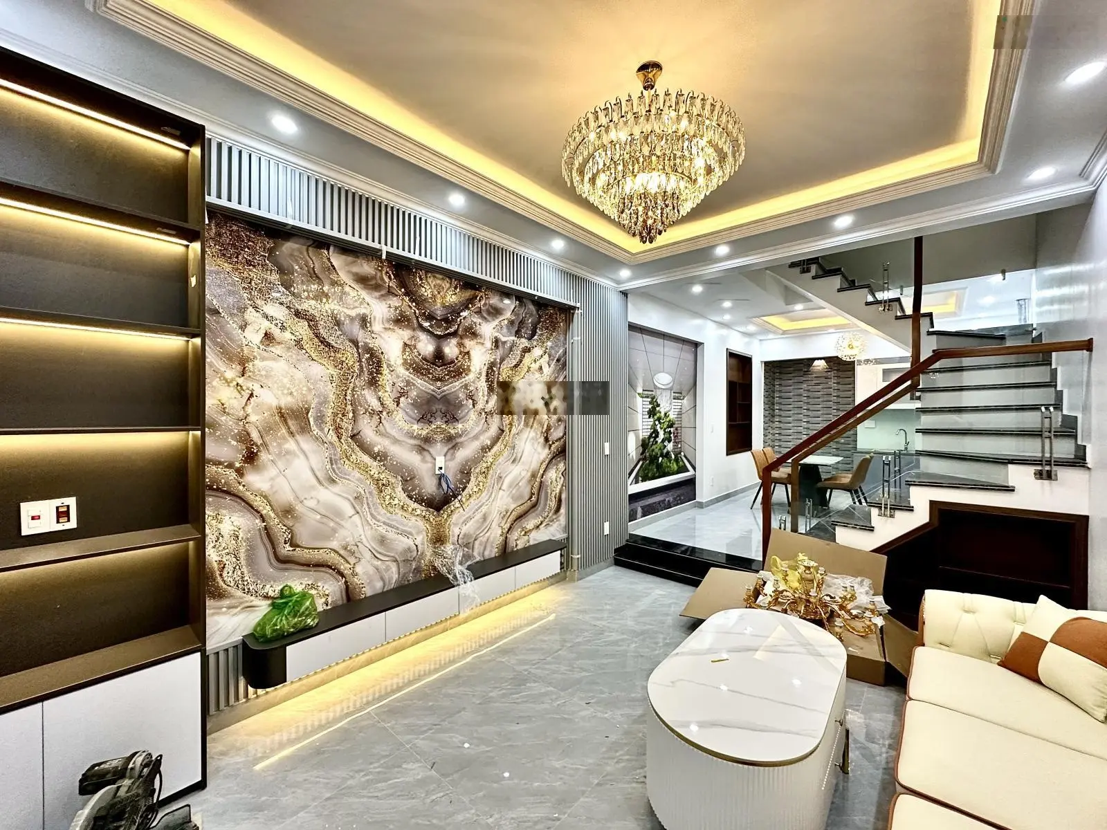 Nhà 4 tầng xây mới phố Thiên Lôi, thiết kế đẹp, đầy đủ công năng