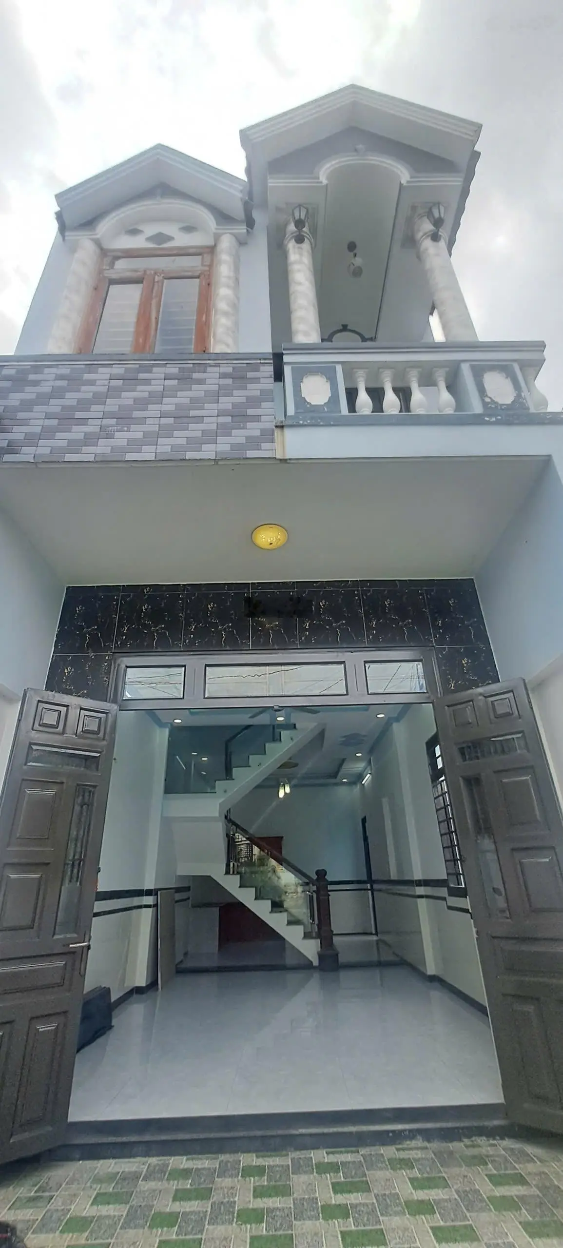 Cần bán nhà 1 trệt 1 lầu TP: Dĩ An. Giá bán nhanh 2.760.000.000. Chính chủ: 0812 611 ***