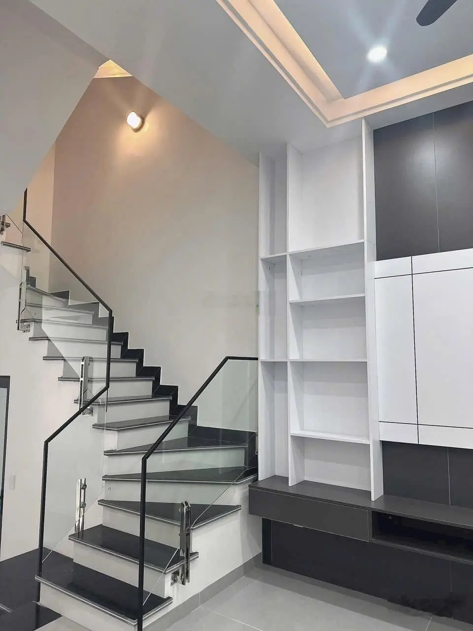Siêu phẩm tđc Hồ Sen 4 tầng có thang máy
