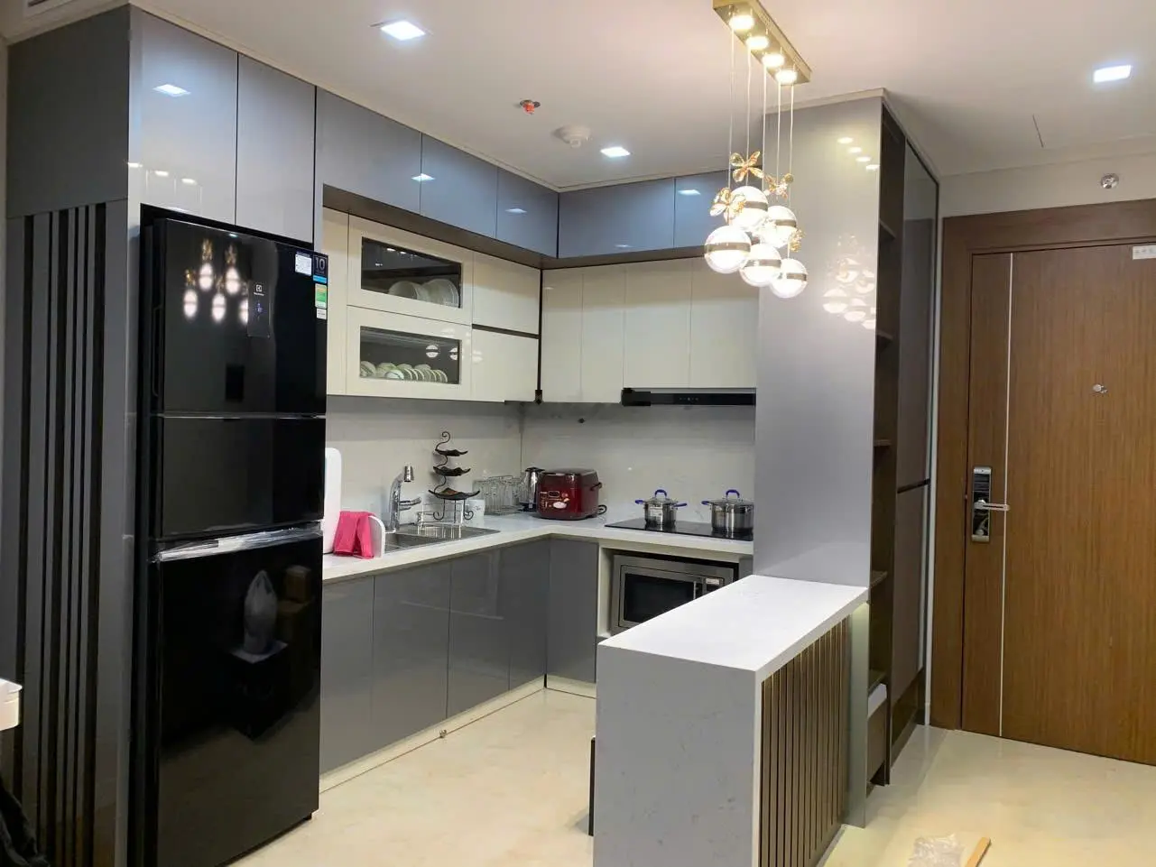 Chính chủ bán gấp căn 2 pn 72m CC The Legend 109 Nguyễn Tuân, giá 5,8 tỷ, sẵn sổ full nội thất