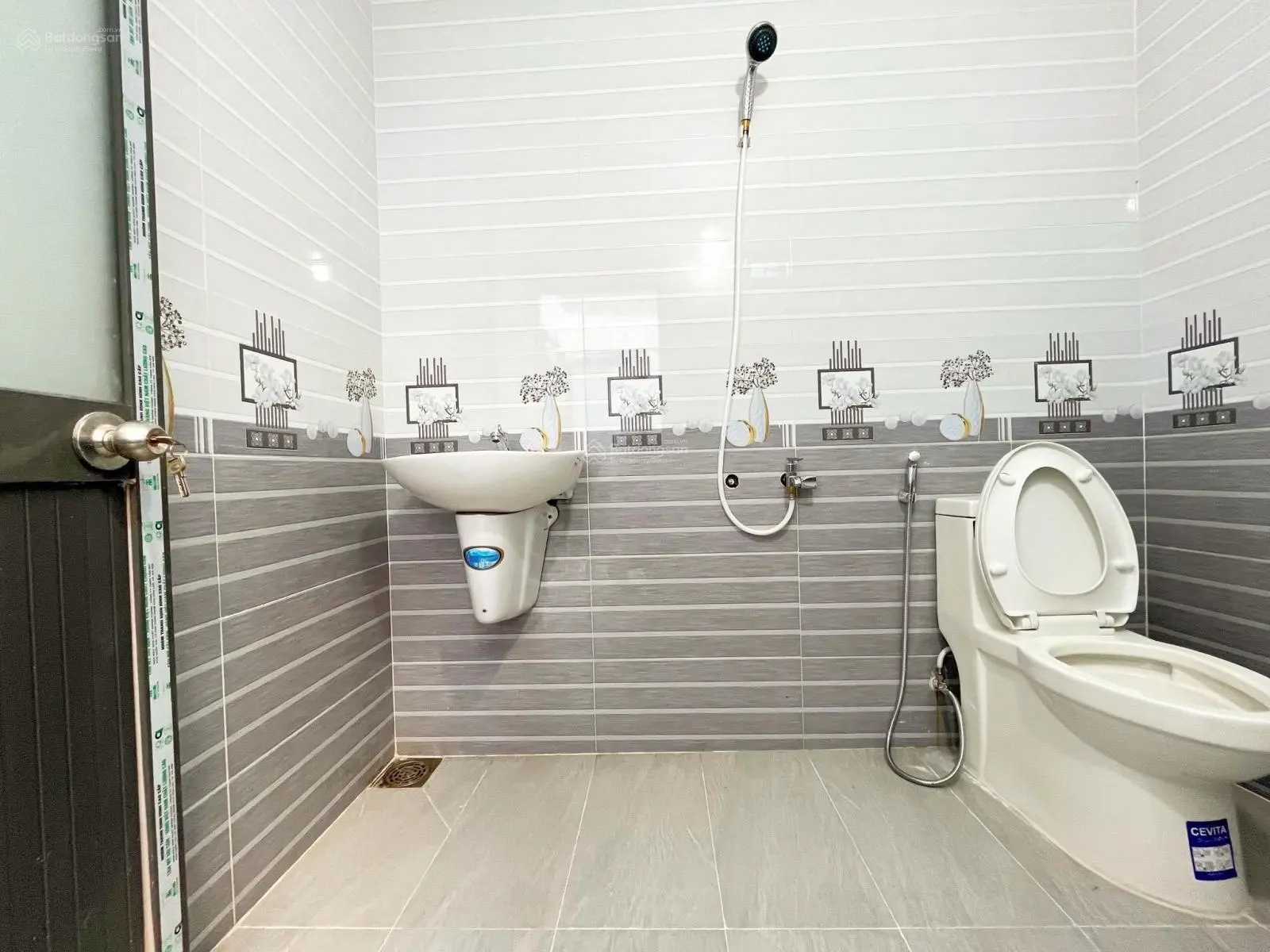 Bán nhà giáp Hóc Môn, nhà mới gần chợ Mỹ Hạnh