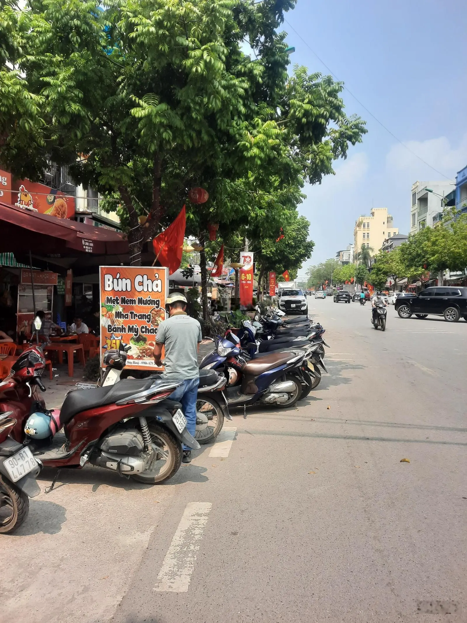 Hiếm, siêu phẩm, nhà 5 tầng mặt phố Quang Lai kinh doanh đỉnh, view vườn hoa, CC Tecco, vỉa hè