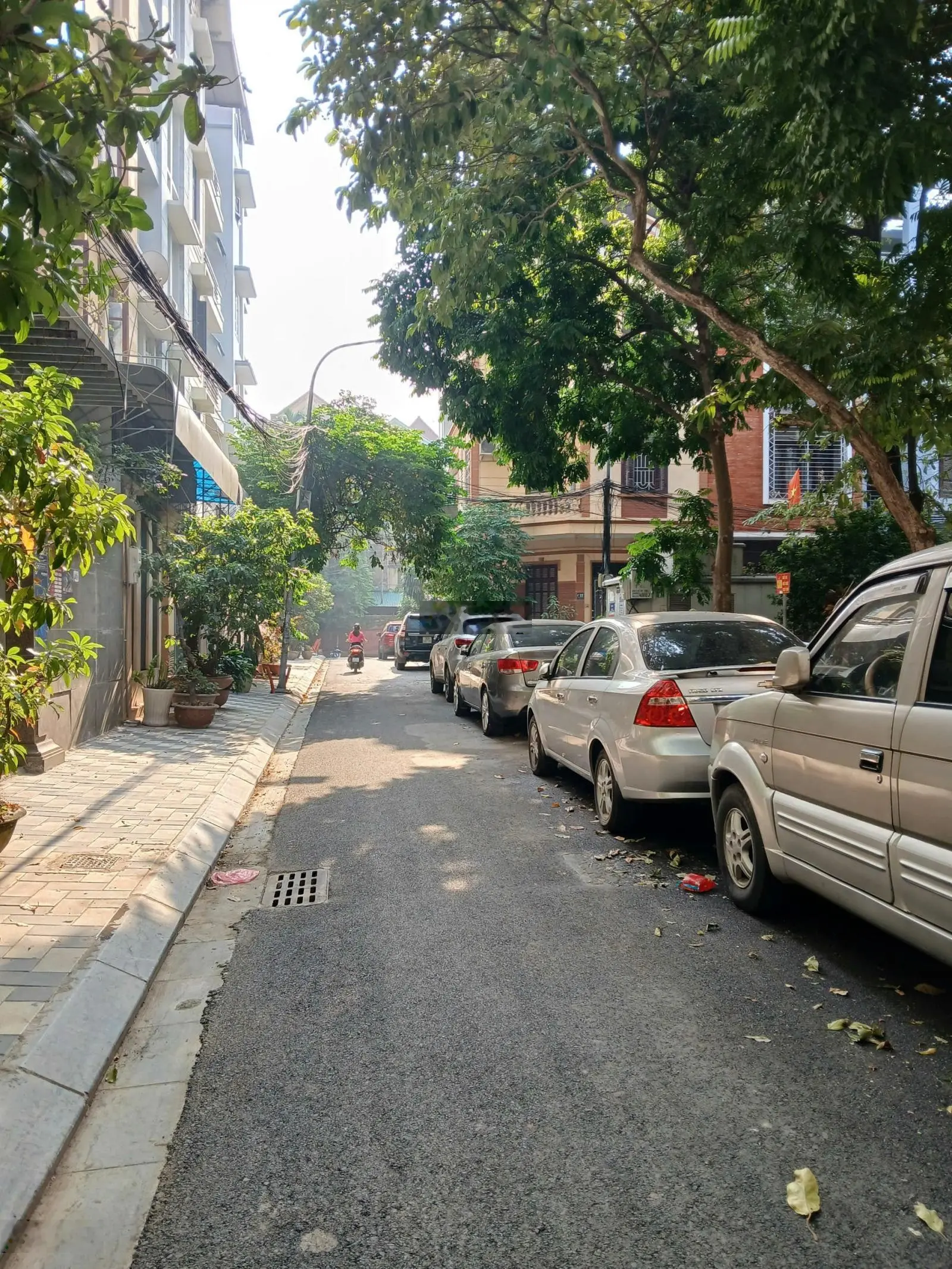 Cần bán nhà ngõ 97 văn cao-tt vip ba đình-ô tô đỗ cửa-sổ đỏ đẹp-51m2 nhỉnh 11 tỷ