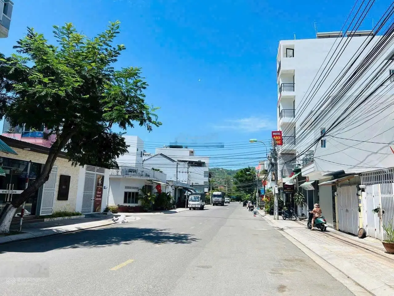 Bán nhà đẹp 2 tầng mặt đường Sư Vạn Hạnh rộng 16 mét kinh doanh, P Vĩnh Hải gần biển Nha Trang