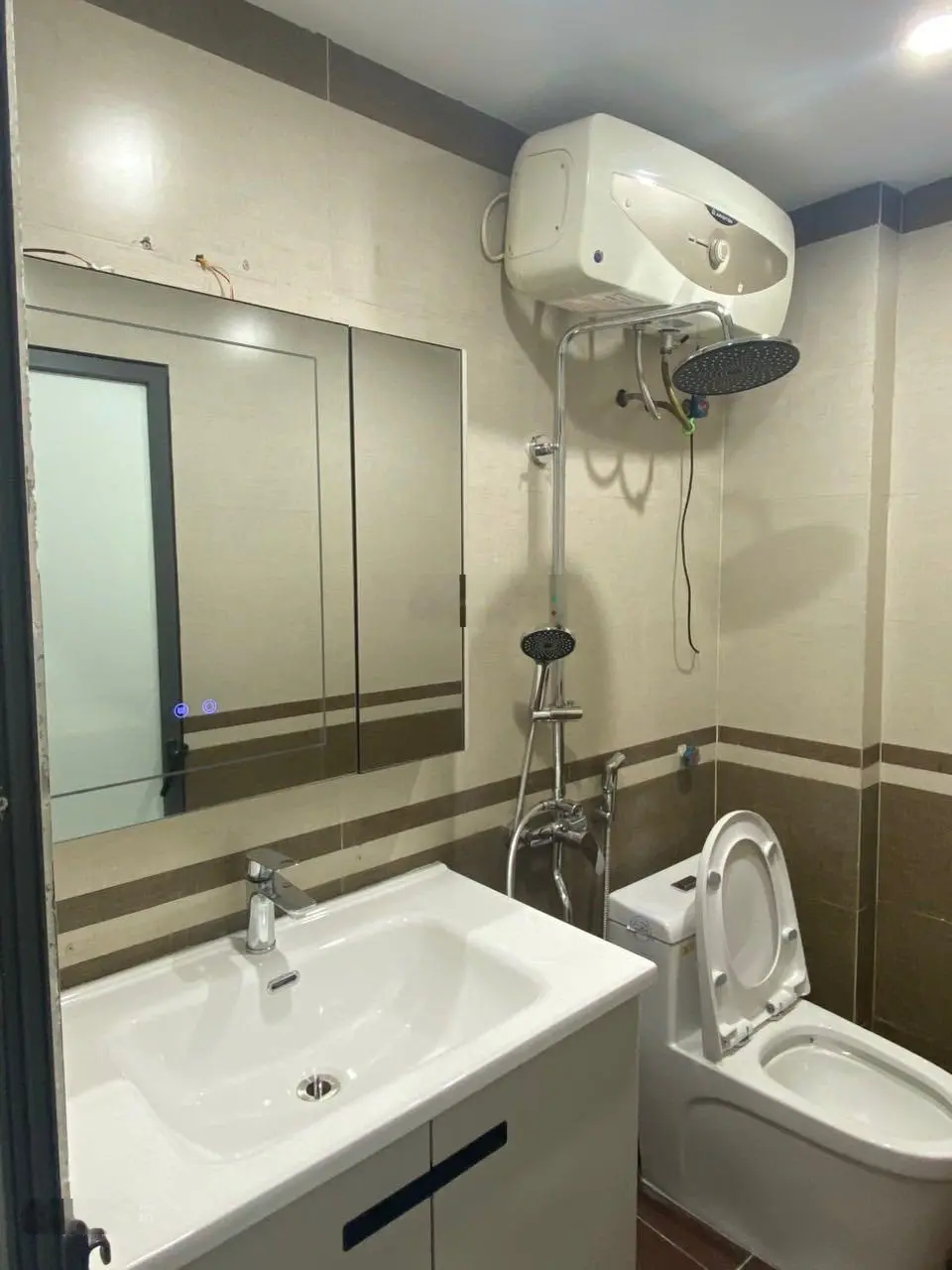 Bán nhà phố Đội Nhân, Ba Đình, 40m2/43m2, ô tô tránh, ngõ thông kinh doanh, gần mặt phố, 10.5 tỷ