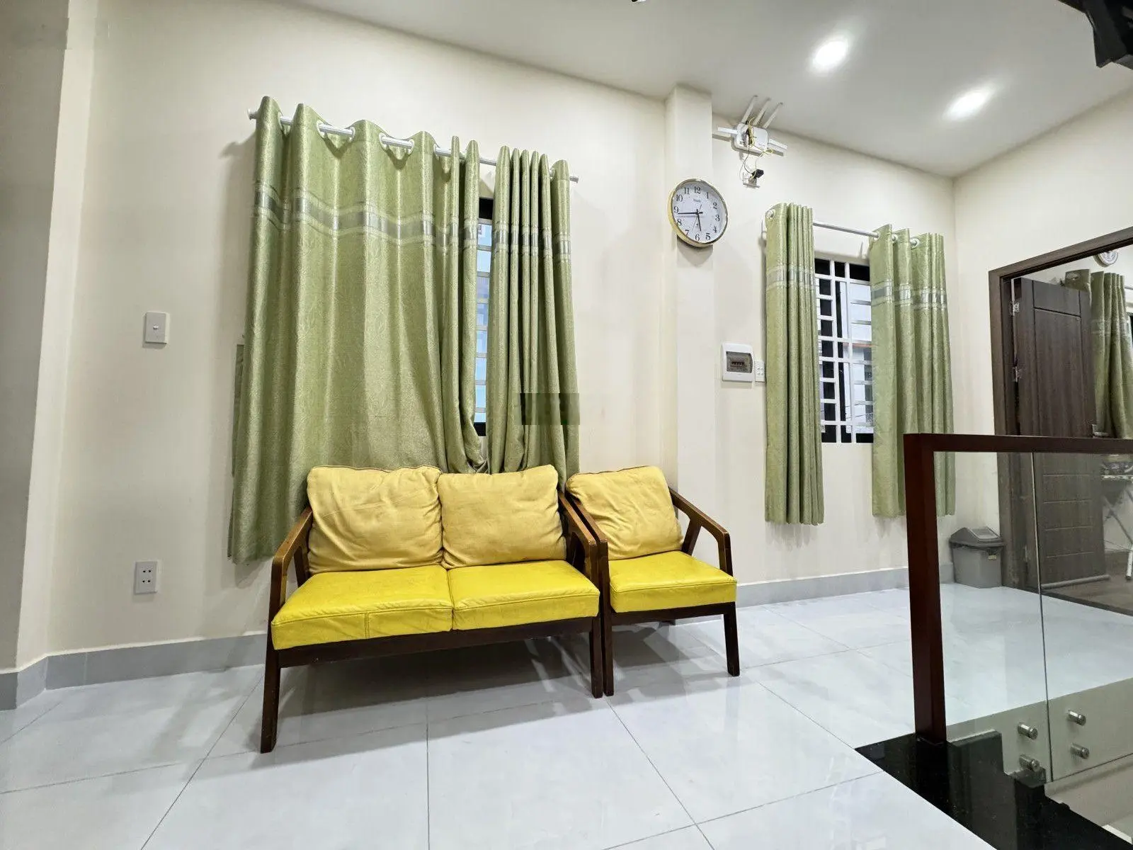 Bán nhà - 57m2 - sổ riêng hoàn công - HXH - tặng nội thất xịn sò - chỉ còn 5tỷ2