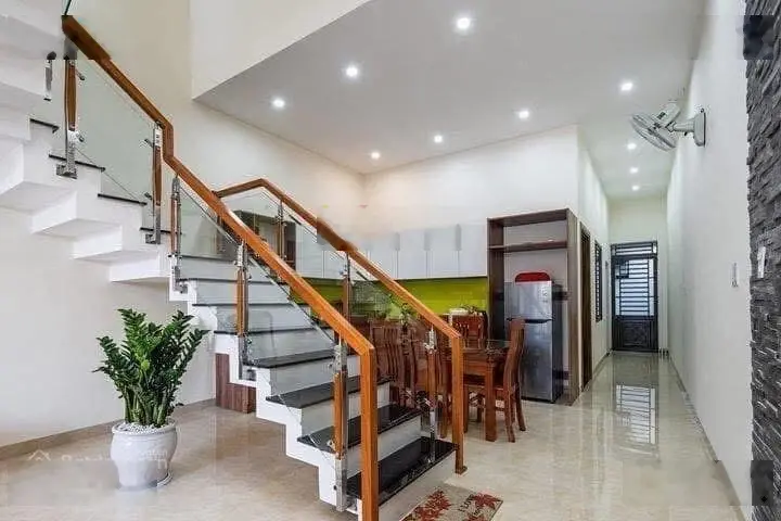 (Nhà chính chủ) bán gấp 1tỉ65 tại Chánh Nghĩa, gần Đường CMT8, 80m2 1TL 4PN SHR Thích hợp để đầu tư