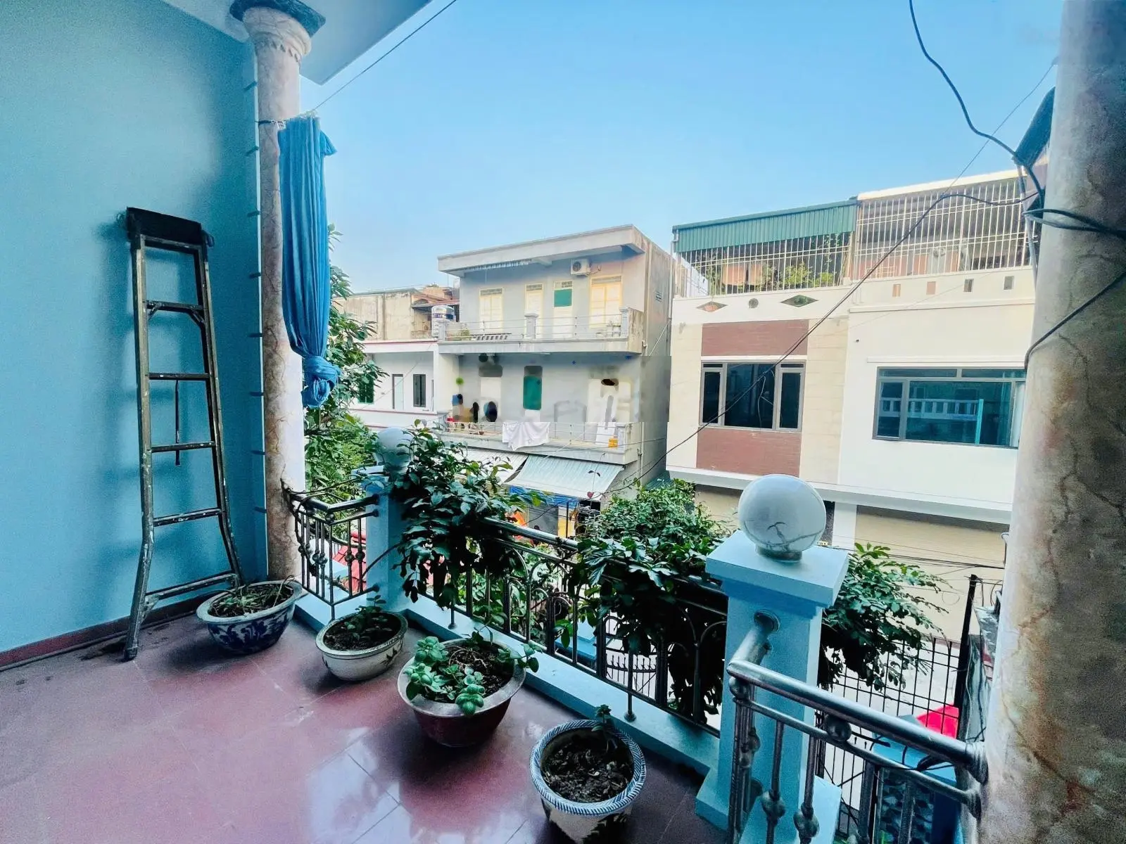 Bán nhà phố Phan Huy Ích - 3 tầng - 98.3 m2 - gần trường, chợ
