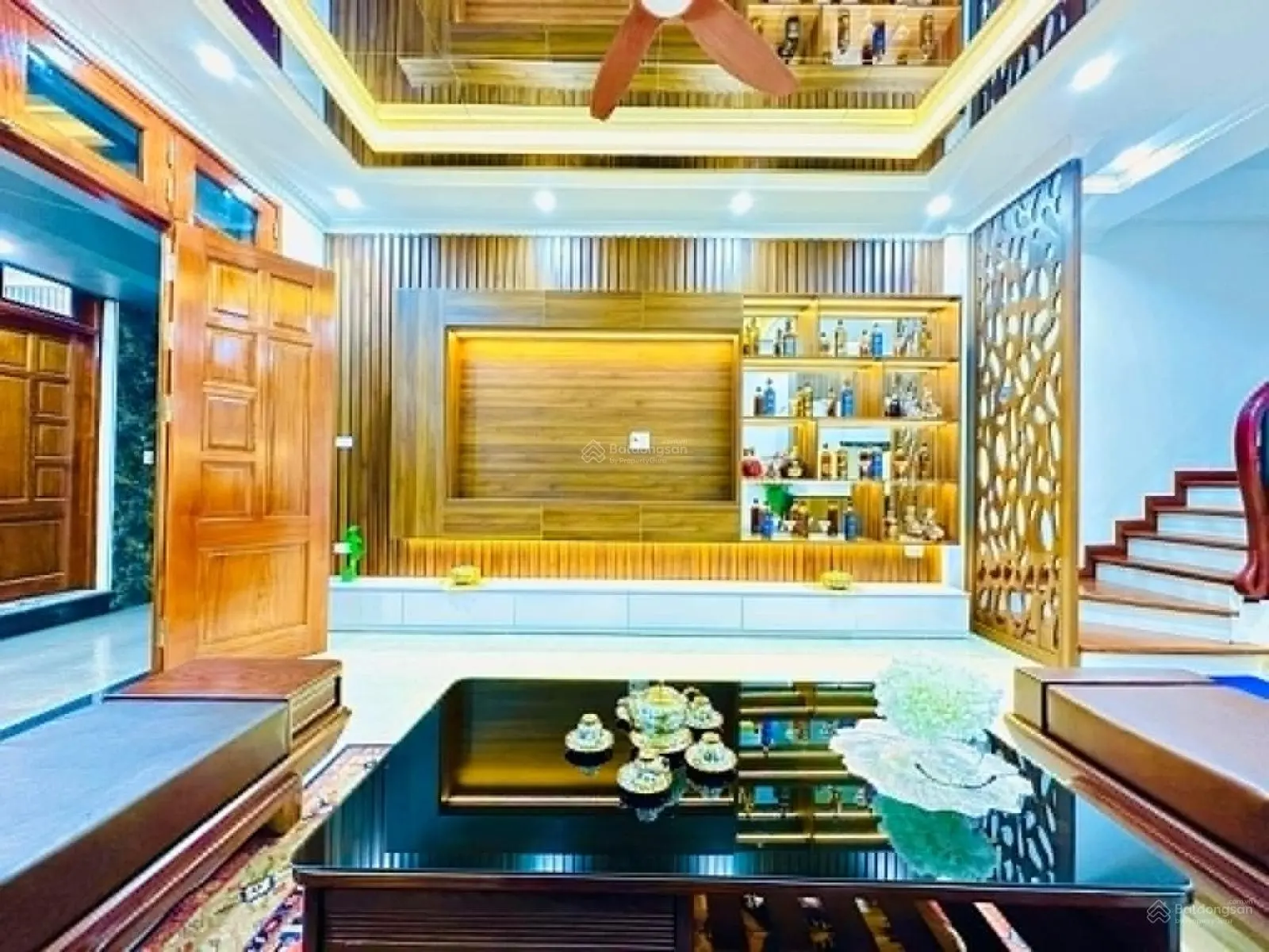 Bán nhà đường Cầu Giấy, thoáng trước sau, ngõ thông, 50m ra ô tô tránh, chủ tự xây, 42m2*5T