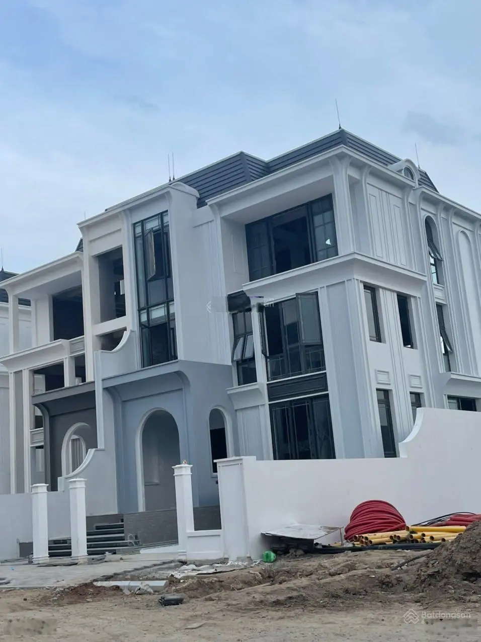 Suất ngoại giao giá gốc: 260tr/m2 - dự án là Eden Residences Ciputra