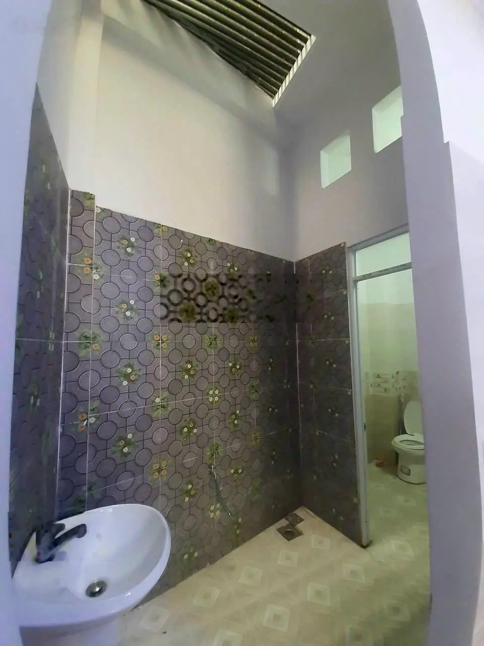 Không đủ tiền công chứng nên sang lại cọc căn nhà Đẹp giá rẻ nhất KDC Lê Phong - TP Dĩ An