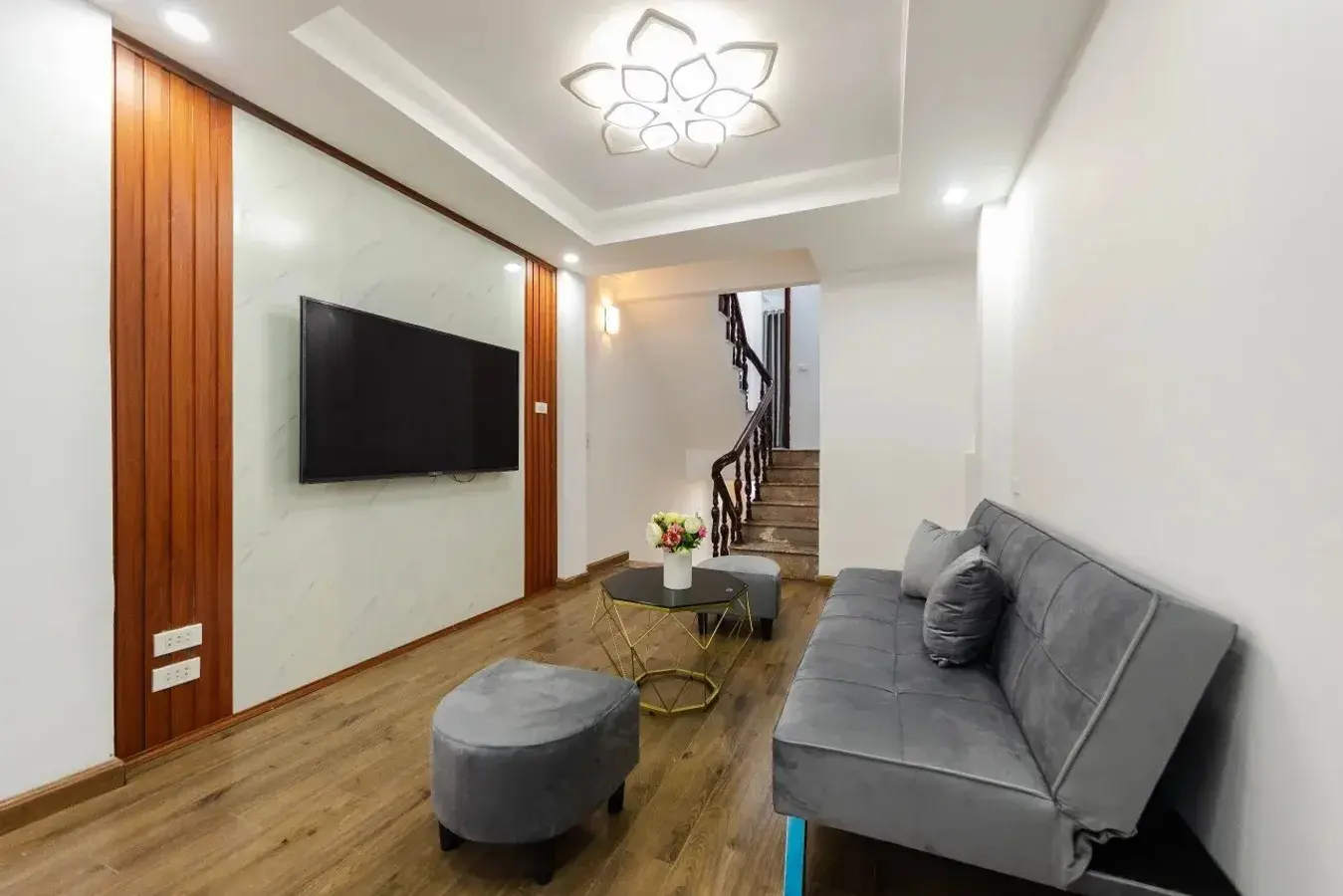 Bán nhà phân lô quân đội Định Công Thượng ô tô đỗ cửa 4 tầng hai mặt thoáng chỉ 5.35 tỷ