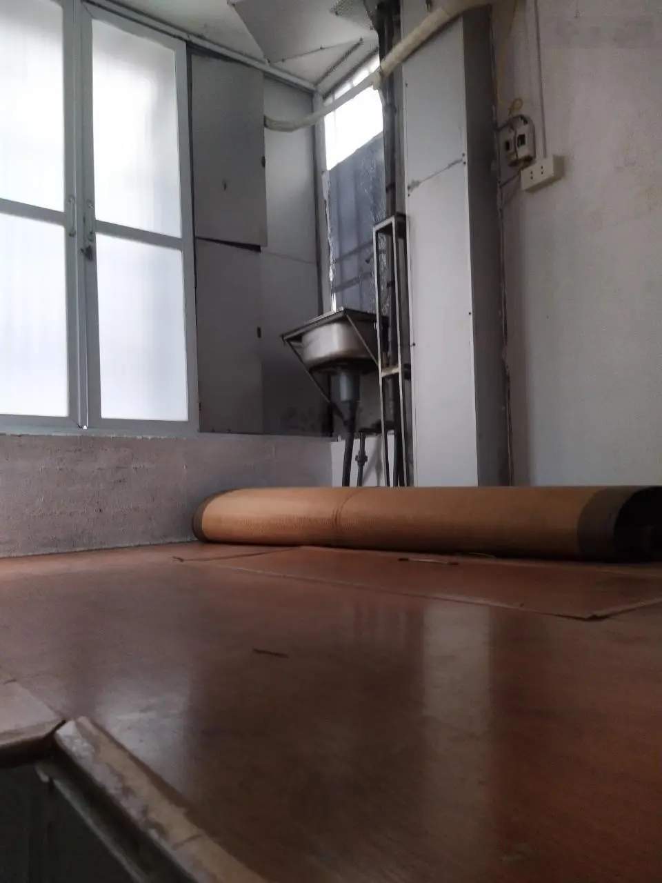 Cần bán nhà phố Bùi Ngọc Dương, 3 tầng, 2 ngủ, mặt ngõ ô tô kinh doanh