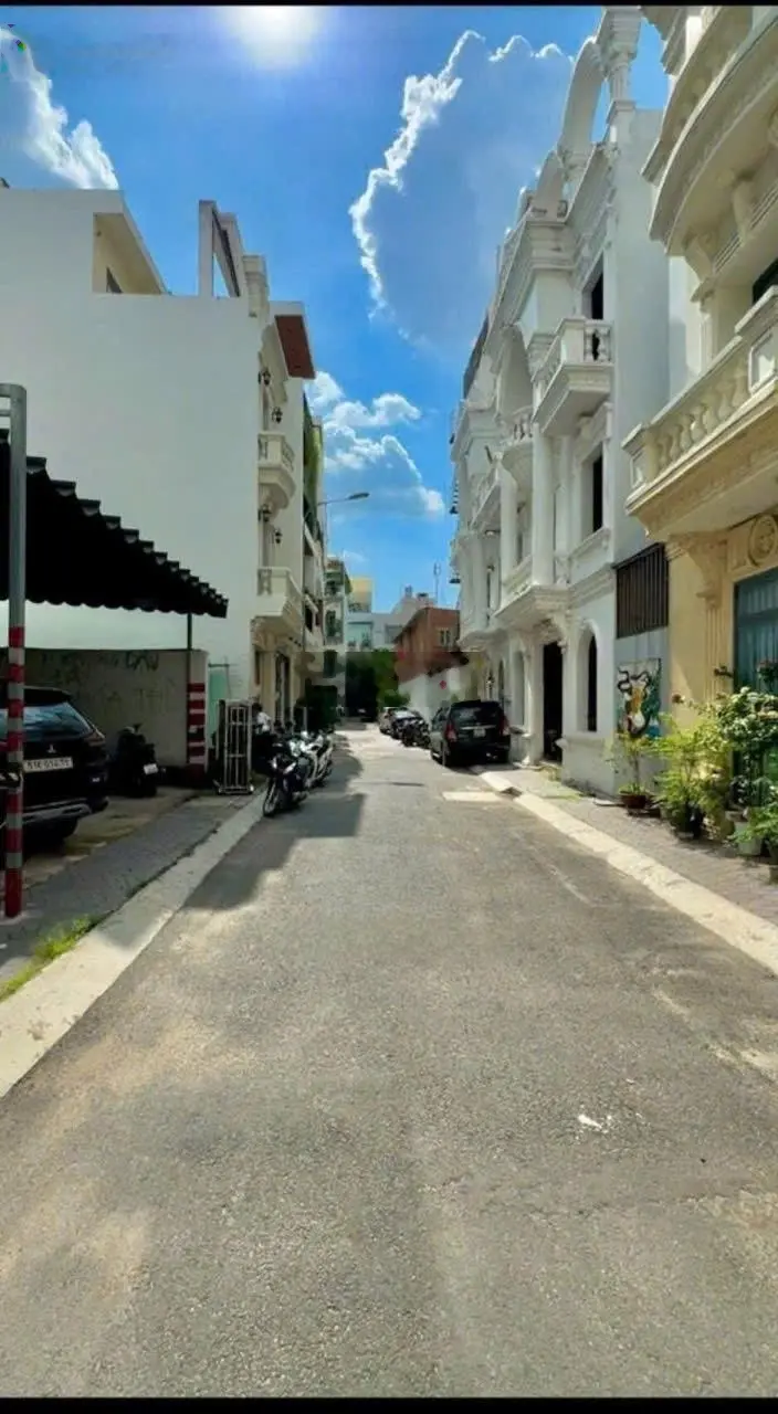 Nhà đẹp 4 tầng bề thế, 80m2 ngang 5, lâm văn bền q7, dân trí cao, nội thất cực đẹp, chỉ 7.9 tỷ