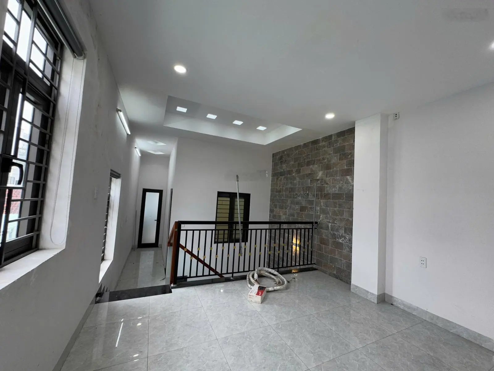 Chính chủ! Bán nhà 3 tầng 3 mặt kiệt, mới xây, sát đường Ngô Quyền gần Cầu Rồng, Sơn Trà - 5PN