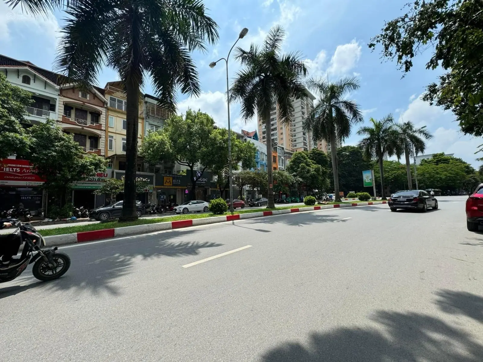 Mặt phố Văn Quán - 6 tầng thang máy - vỉa hè siêu kd giá cực rẻ